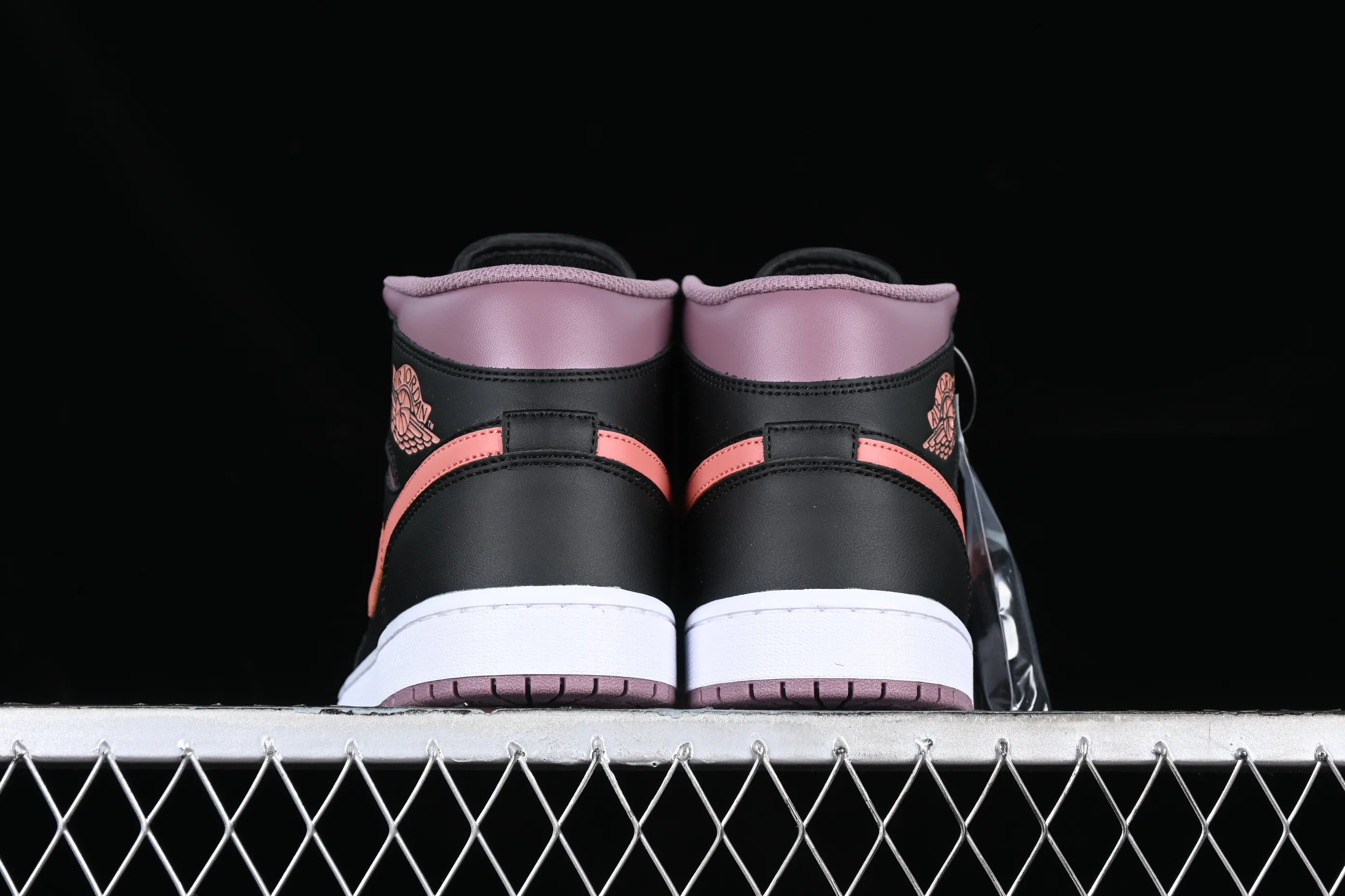 All categories Air Jordan Jordan series basketball shoes Air Jordan 1 Mid Air Jordan 1 Mid AJ1 Joe 1 black bean paste mid-top cultural and casual sneakers FB9911-008